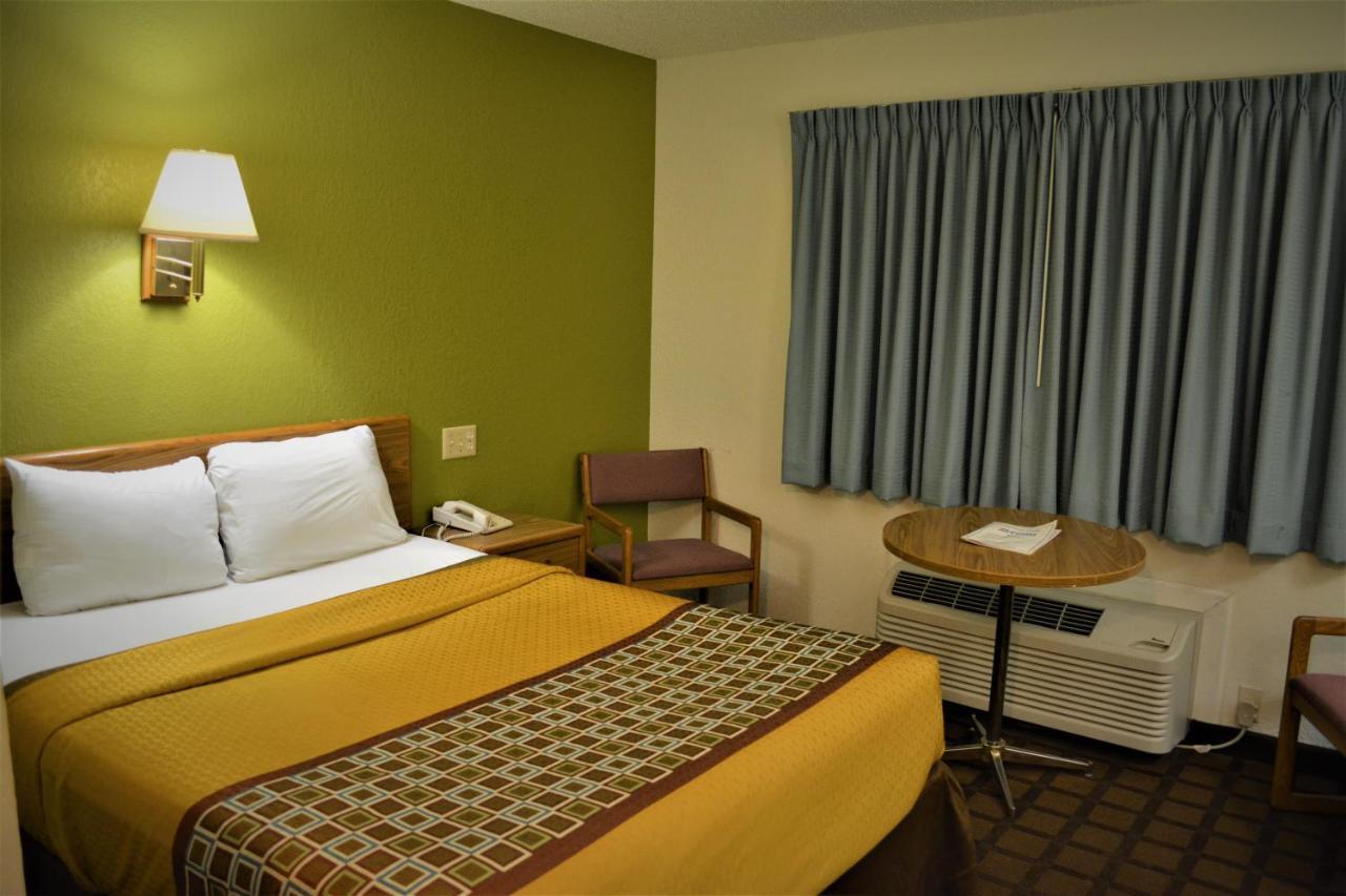 Bloomer Inn & Suites Kültér fotó
